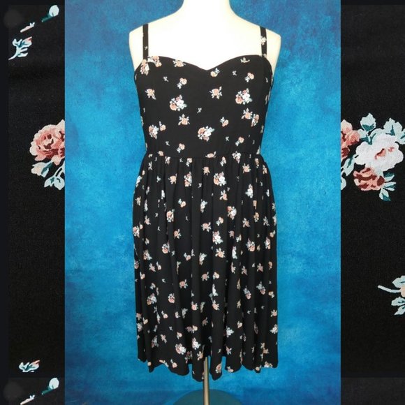NWT Torrid Black Floral Challis Sharkbite Dress 2X - Picture 5 of 13